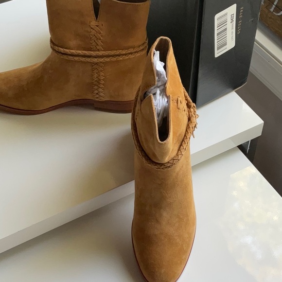 FRYE NIB Tina Whipstitch Tassel boot sz 8. A fall MUST have! - Picture 3 of 11